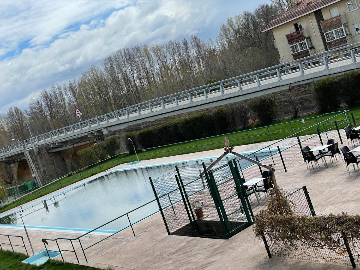 El Delfín Verde Villarente Exterior foto